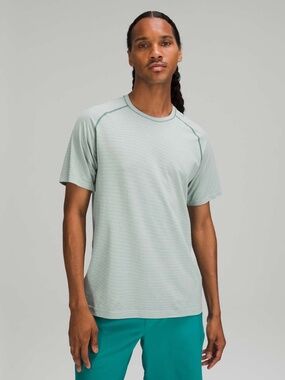 LULULEMON Metal Vent Tech Short Sleeve 2.0 Stripe White / Tide Water Men Medium